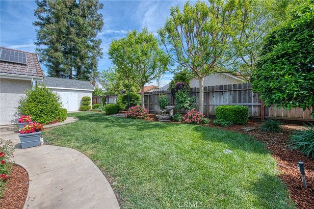 335 Mckelvy, Clovis, CA 93611