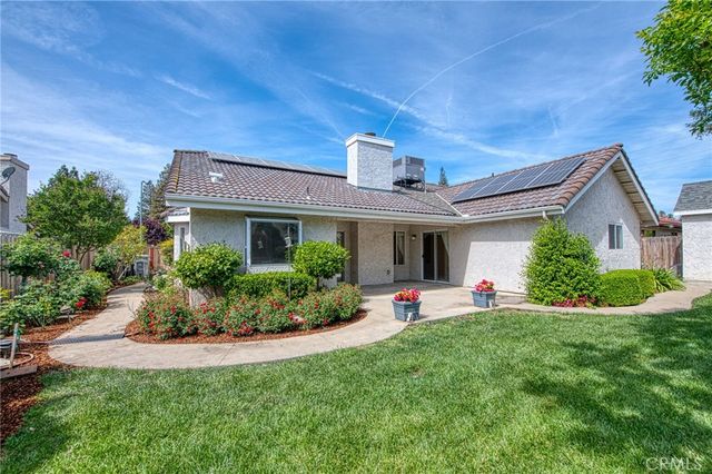 335 Mckelvy, Clovis, CA 93611