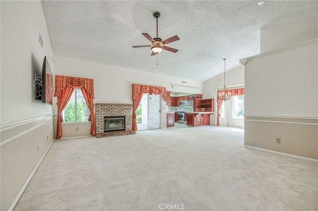 335 Mckelvy, Clovis, CA 93611