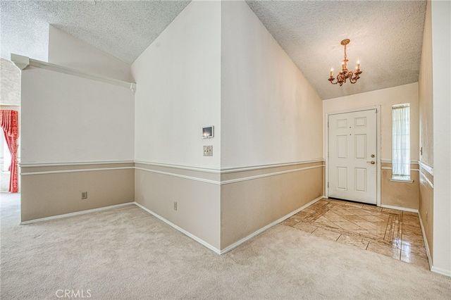335 Mckelvy, Clovis, CA 93611