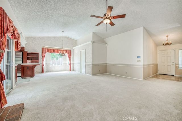 335 Mckelvy, Clovis, CA 93611