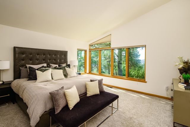 6414 S HELENA St, Spokane, WA 99223