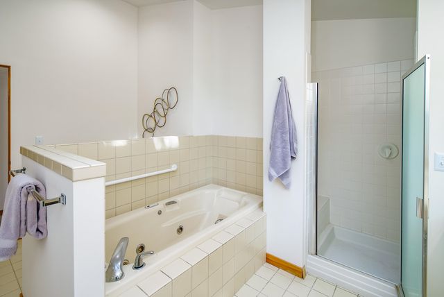 6414 S HELENA St, Spokane, WA 99223