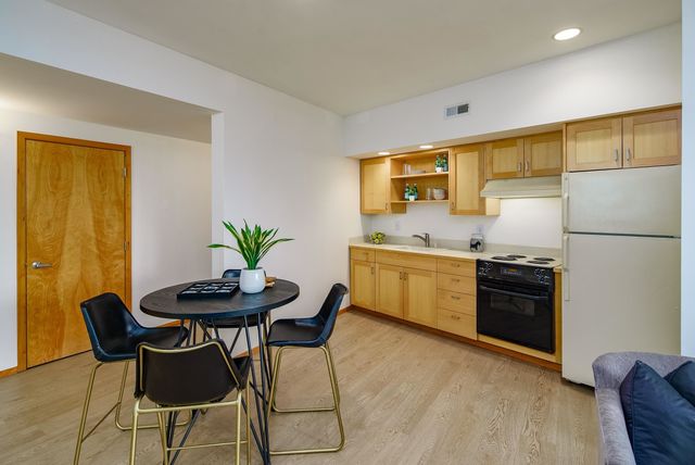 6414 S HELENA St, Spokane, WA 99223