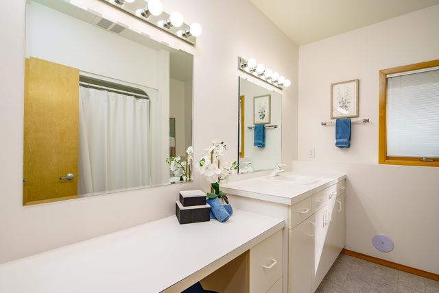 6414 S HELENA St, Spokane, WA 99223