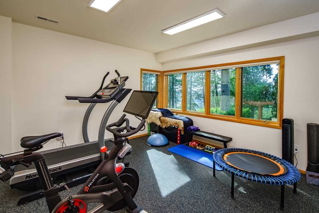 6414 S HELENA St, Spokane, WA 99223