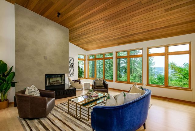 6414 S HELENA St, Spokane, WA 99223