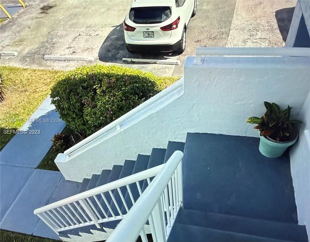 6220 SW 131st Ct 204, Miami, FL 33183