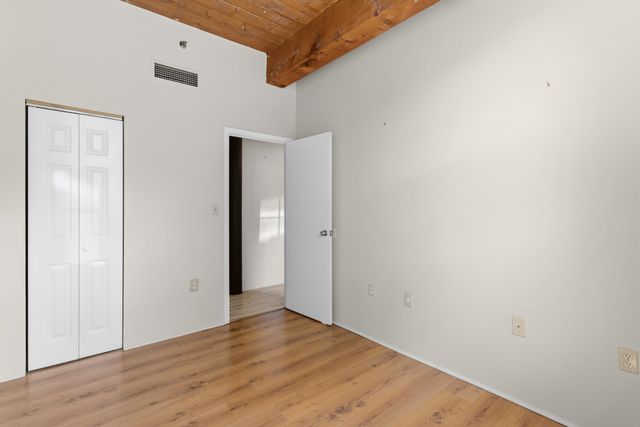 335 Cypress St Apt 1A, Manchester, NH 03103