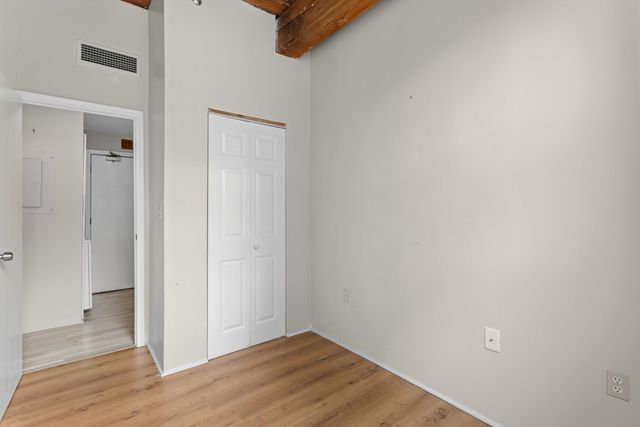 335 Cypress St Apt 1A, Manchester, NH 03103