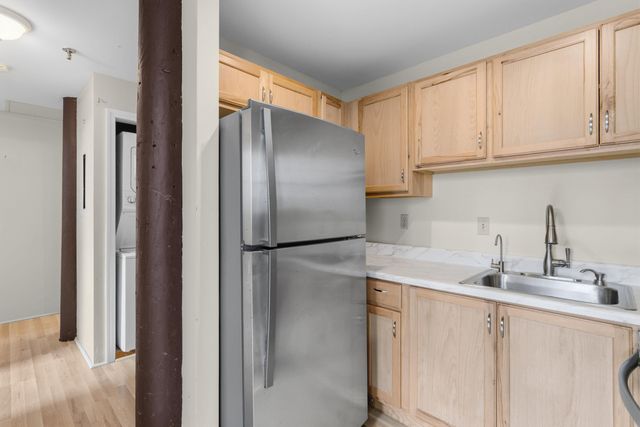 335 Cypress St Apt 1A, Manchester, NH 03103