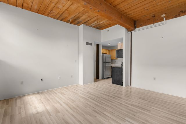 335 Cypress St Apt 1A, Manchester, NH 03103