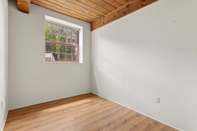 335 Cypress St Apt 1A, Manchester, NH 03103