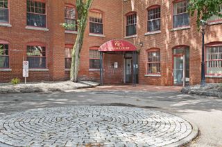 335 Cypress St Apt 1A, Manchester, NH 03103