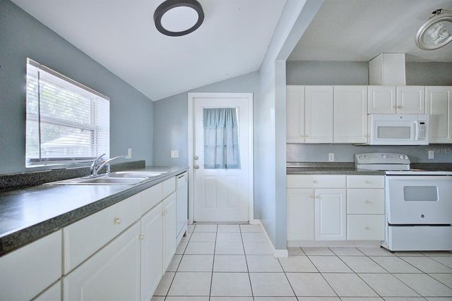 121 BATES AVENUE SE, Winter Haven, FL 33880