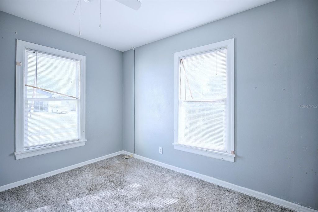 Image 21 of property listing at 121 BATES AVENUE SE, Winter Haven, FL 33880