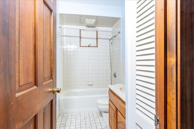 5 Washington St, Stoneham, MA 02180