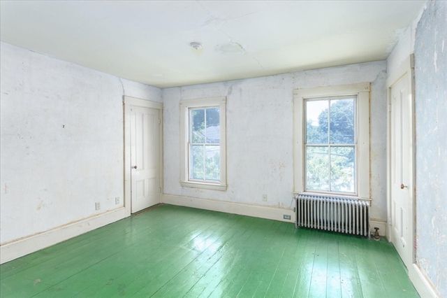 5 Washington St, Stoneham, MA 02180