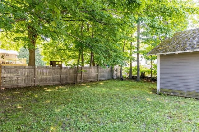 5 Washington St, Stoneham, MA 02180