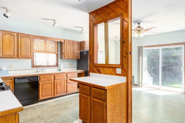 5 Washington St, Stoneham, MA 02180