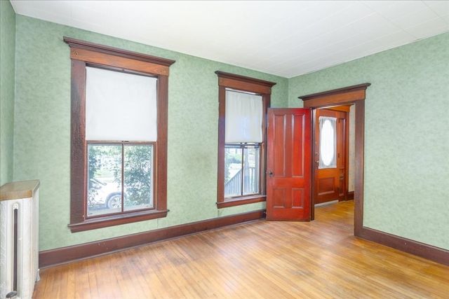5 Washington St, Stoneham, MA 02180