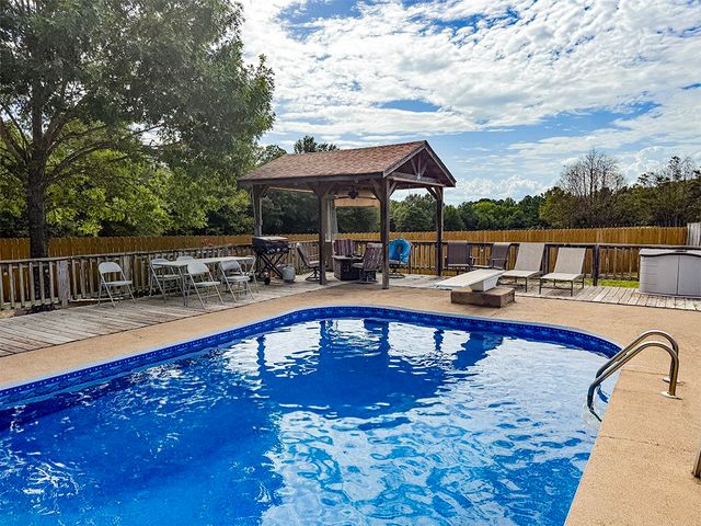 2382 Crystal Drive, Athens, TX 75752