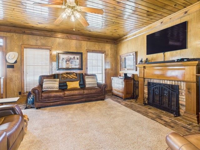 2382 Crystal Drive, Athens, TX 75752