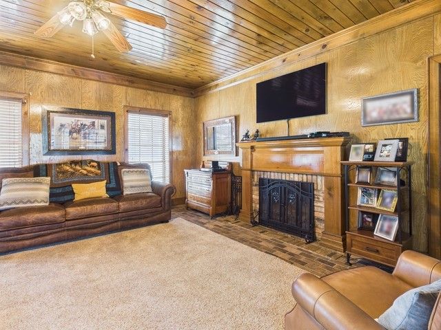 2382 Crystal Drive, Athens, TX 75752