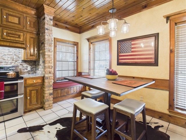 2382 Crystal Drive, Athens, TX 75752