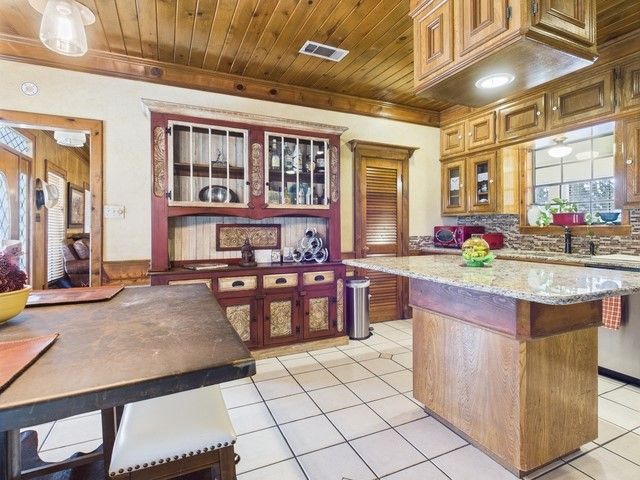 2382 Crystal Drive, Athens, TX 75752