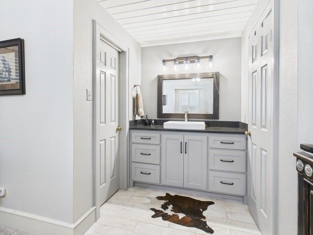 2382 Crystal Drive, Athens, TX 75752