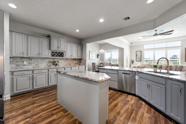 14610 Saratoga Lane, Mont Belvieu, TX 77523