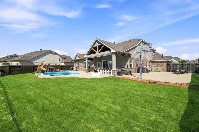14610 Saratoga Lane, Mont Belvieu, TX 77523