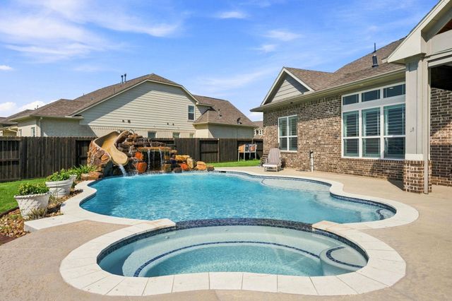 14610 Saratoga Lane, Mont Belvieu, TX 77523