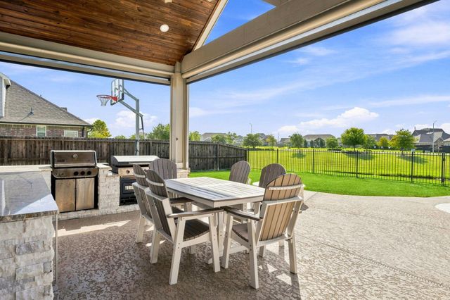 14610 Saratoga Lane, Mont Belvieu, TX 77523