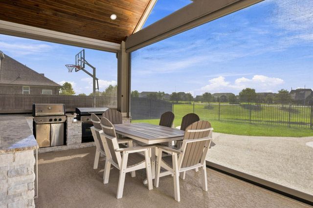14610 Saratoga Lane, Mont Belvieu, TX 77523