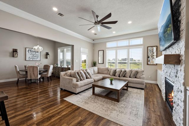 14610 Saratoga Lane, Mont Belvieu, TX 77523