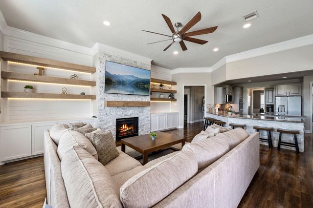 14610 Saratoga Lane, Mont Belvieu, TX 77523
