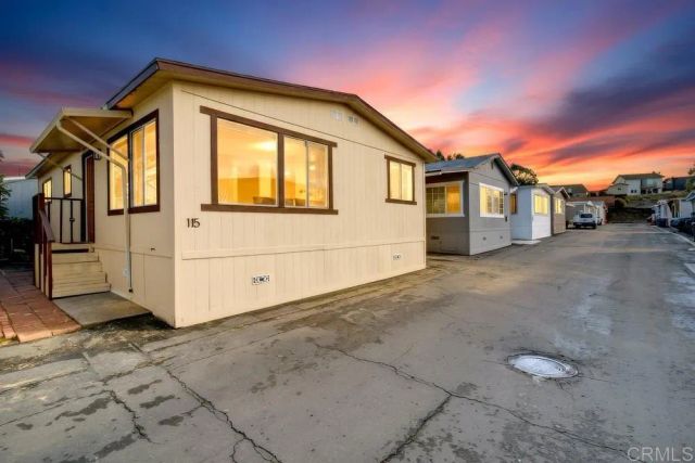 402 63rd 115, San Diego, CA 92114