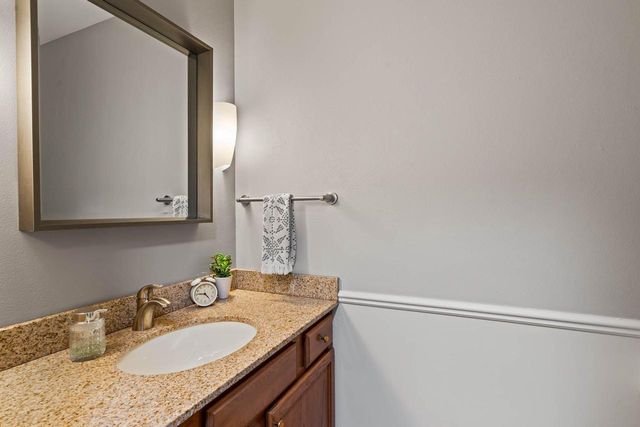 3119 W King Arthurs COURT, Greenfield, WI 53221
