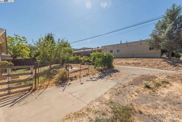 10 Second Ave, Lewiston, CA 96052