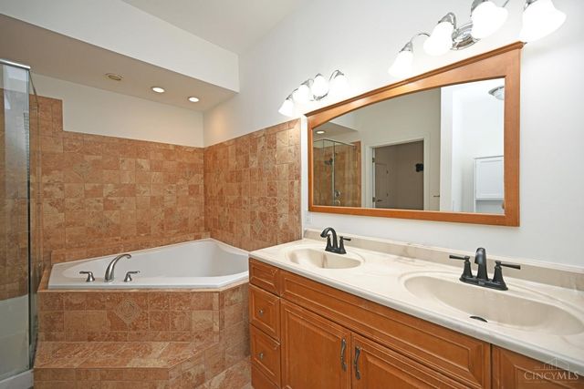 580 Howell Avenue, Cincinnati, OH 45220