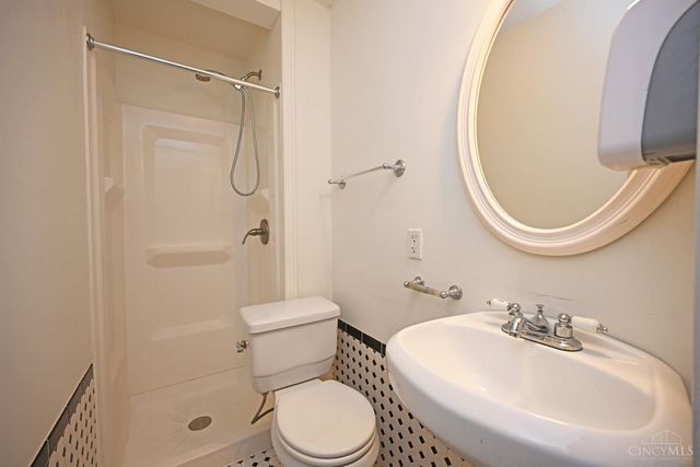 580 Howell Avenue, Cincinnati, OH 45220