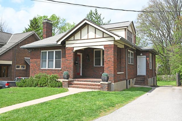 580 Howell Avenue, Cincinnati, OH 45220