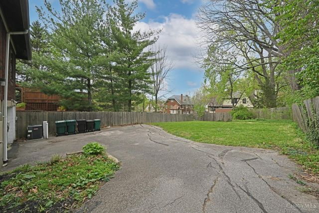 580 Howell Avenue, Cincinnati, OH 45220