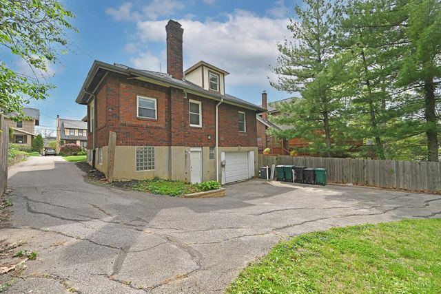 580 Howell Avenue, Cincinnati, OH 45220