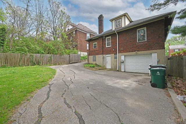 580 Howell Avenue, Cincinnati, OH 45220
