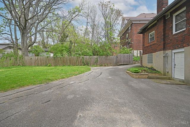 580 Howell Avenue, Cincinnati, OH 45220