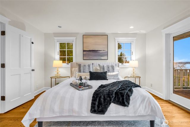 1810 NE 73rd Avenue NE, Medina, WA 98039