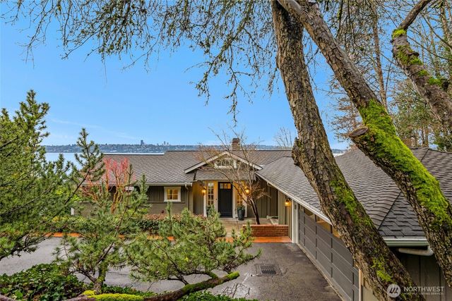 1810 NE 73rd Avenue NE, Medina, WA 98039